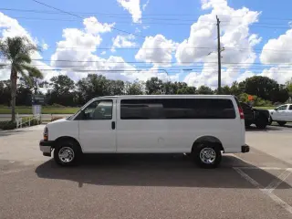 Chevrolet Express 2025 LT 3500 3dr Van de pasajeros extendida