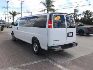 Chevrolet Express 2025 LT 3500 3dr Van de pasajeros extendida