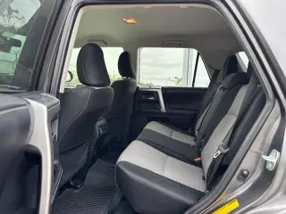 Toyota 4Runner 2017 4x4 SR5 4dr SUV