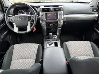 Toyota 4Runner 2017 4x4 SR5 4dr SUV