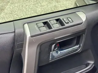 Toyota 4Runner 2017 4x4 SR5 4dr SUV