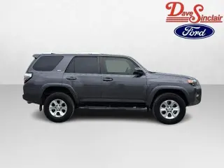 Toyota 4Runner 2017 4x4 SR5 4dr SUV