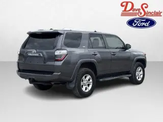 Toyota 4Runner 2017 4x4 SR5 4dr SUV