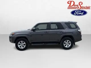 Toyota 4Runner 2017 4x4 SR5 4dr SUV
