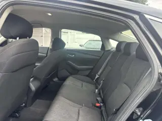 Sedán de 4 puertas Honda Accord 2024 LX