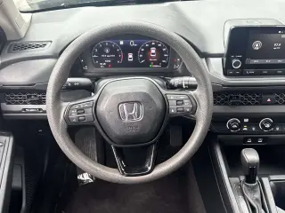 Sedán de 4 puertas Honda Accord 2024 LX