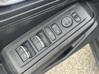 Sedán de 4 puertas Honda Accord 2024 LX