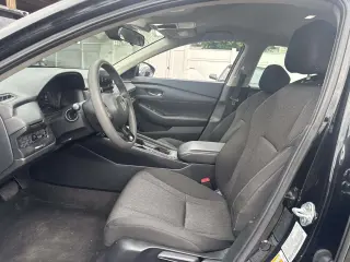 Sedán de 4 puertas Honda Accord 2024 LX