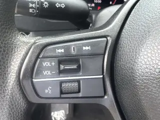 Sedán de 4 puertas Honda Accord 2024 LX
