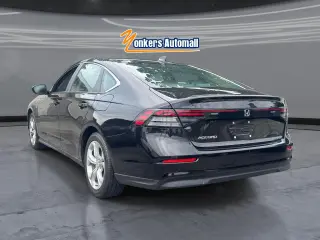 Sedán de 4 puertas Honda Accord 2024 LX