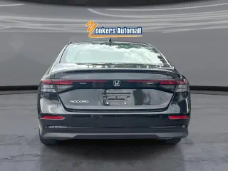 Sedán de 4 puertas Honda Accord 2024 LX