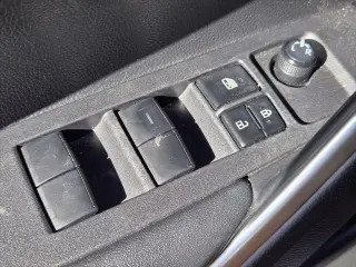 Toyota Corolla Cross 2023 XLE 4 puertas Crossover