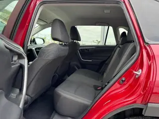Toyota RAV4 2025 AWD LE SUV de 4 puertas