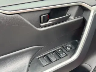 Toyota RAV4 2025 AWD LE SUV de 4 puertas