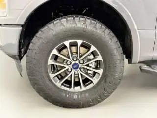 Ford F-150 2020 4x2 XLT 4 puertas SuperCrew 5.5 pies Caja Corta