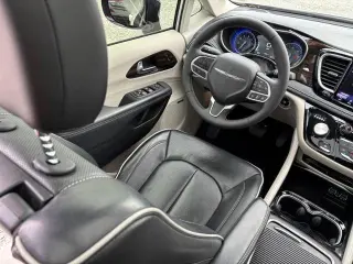 Chrysler Pacifica 2024 Limited Van de 4 puertas