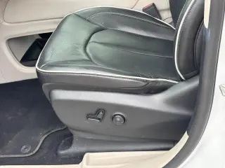 Chrysler Pacifica 2024 Limited Van de 4 puertas