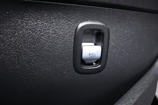 Mercedes-Benz Clase C 2025 Sedán de 4 puertas C 300