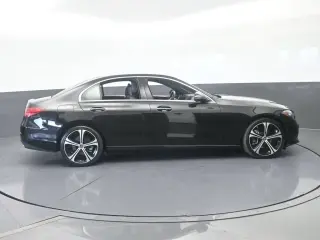 Mercedes-Benz Clase C 2025 Sedán de 4 puertas C 300