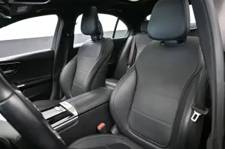 Mercedes-Benz Clase C 2025 Sedán de 4 puertas C 300