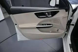 Mercedes-Benz Clase C 2025 Sedán C 300 de 4 puertas