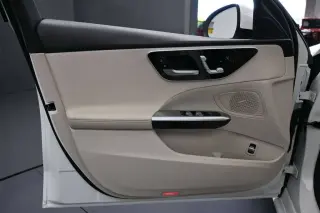 Mercedes-Benz Clase C 2025 Sedán de 4 puertas C 300