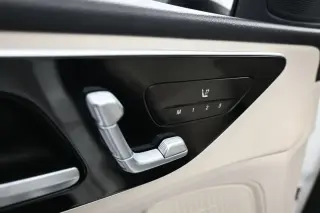 Mercedes-Benz Clase C 2025 Sedán de 4 puertas C 300