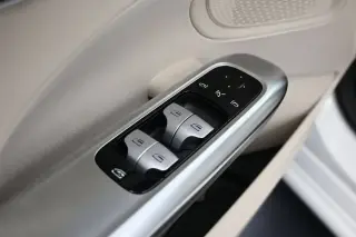 Mercedes-Benz Clase C 2025 Sedán de 4 puertas C 300