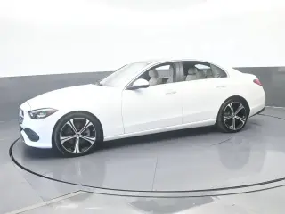 Mercedes-Benz Clase C 2025 Sedán de 4 puertas C 300