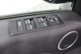 Land Rover Discovery 2024 Tracción en las cuatro ruedas P360 Dynamic SE 4dr SUV