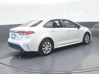 Toyota Corolla 2026 LE 4dr Sedán