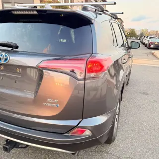 2018 Toyota RAV4 HYBRID
