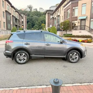 2018 Toyota RAV4 HYBRID