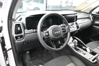 Kia Sorento 2023 LX SUV de 4 puertas