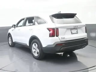 Kia Sorento 2023 LX SUV de 4 puertas