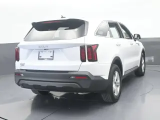 Kia Sorento 2023 LX SUV de 4 puertas