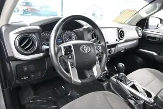 Toyota Tacoma 2021 4x2 SR5 4 puertas Doble Cabina 5.0 pies SB