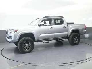 Toyota Tacoma 2021 4x2 SR5 4 puertas Doble Cabina 5.0 pies SB