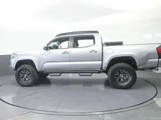 Toyota Tacoma 2021 4x2 SR5 4 puertas Doble Cabina 5.0 pies SB