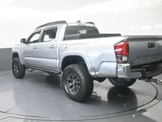 Toyota Tacoma 2021 4x2 SR5 4 puertas Doble Cabina 5.0 pies SB