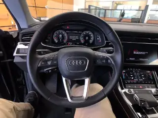 Audi Q8 2023 AWD quattro Premium Plus 55 TFSI SUV de 4 puertas
