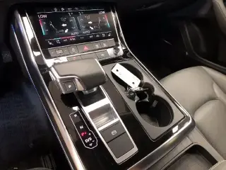 Audi Q8 2023 AWD quattro Premium Plus 55 TFSI SUV de 4 puertas