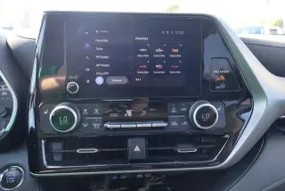 Toyota Highlander 2023 AWD XLE SUV de 4 puertas