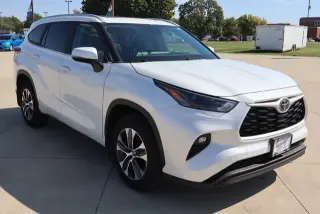 Toyota Highlander 2023 AWD XLE SUV de 4 puertas