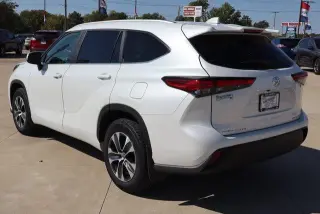 Toyota Highlander 2023 AWD XLE SUV de 4 puertas