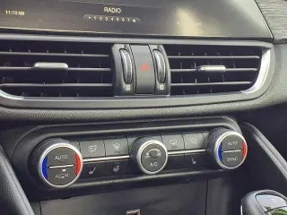 Alfa Romeo Giulia 2019 AWD Base 4dr Sedán