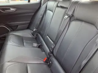 Alfa Romeo Giulia 2019 AWD Base 4dr Sedán