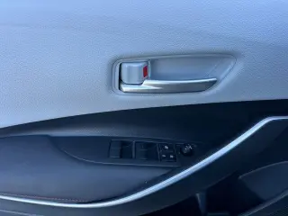 Toyota Corolla Híbrido 2024 SE Sedán de 4 puertas