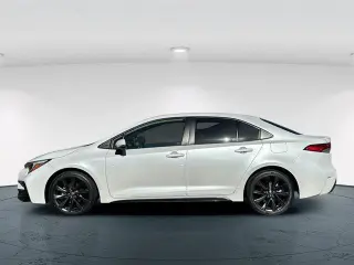 Toyota Corolla Híbrido 2024 SE Sedán de 4 puertas