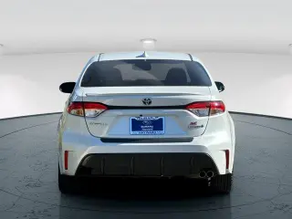 Toyota Corolla Híbrido 2024 SE Sedán de 4 puertas